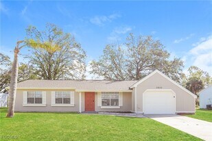 3850 Pan American Blvd in North Port, FL - Building Photo