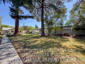 133 Clinton Ave in Roseville, CA - Building Photo - Building Photo