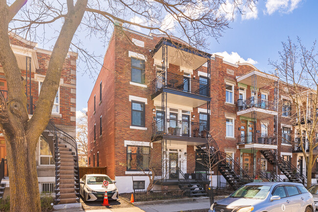 5930-5938 1Re Av in Montréal, QC - Building Photo - Primary Photo