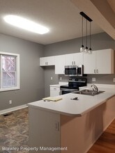 351 S Madison St in Bloomington, IN - Building Photo - Building Photo