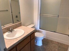 3099 Bright St in Tulare, CA - Building Photo - Building Photo