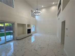 6678 Starshell Bay Ave in Las Vegas, NV - Building Photo - Building Photo