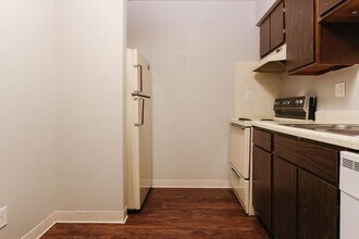 1410 W White River Blvd in Muncie, IN - Building Photo - Building Photo