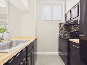 1017 N Front St in Harrisburg, PA - Building Photo - Building Photo