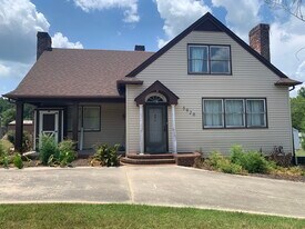 5920 Farmville Rd in Farmville, VA - Building Photo