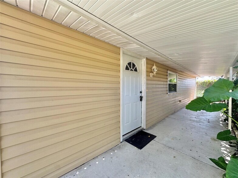 126 Flamingo Dr, Unit 1/2 in Auburndale, FL - Building Photo