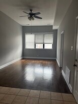 930 W 35th Pl, Unit 2nd Floor Front in Chicago, IL - Building Photo