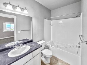 1987 N Crest Rd in Saratoga Springs, UT - Building Photo - Building Photo