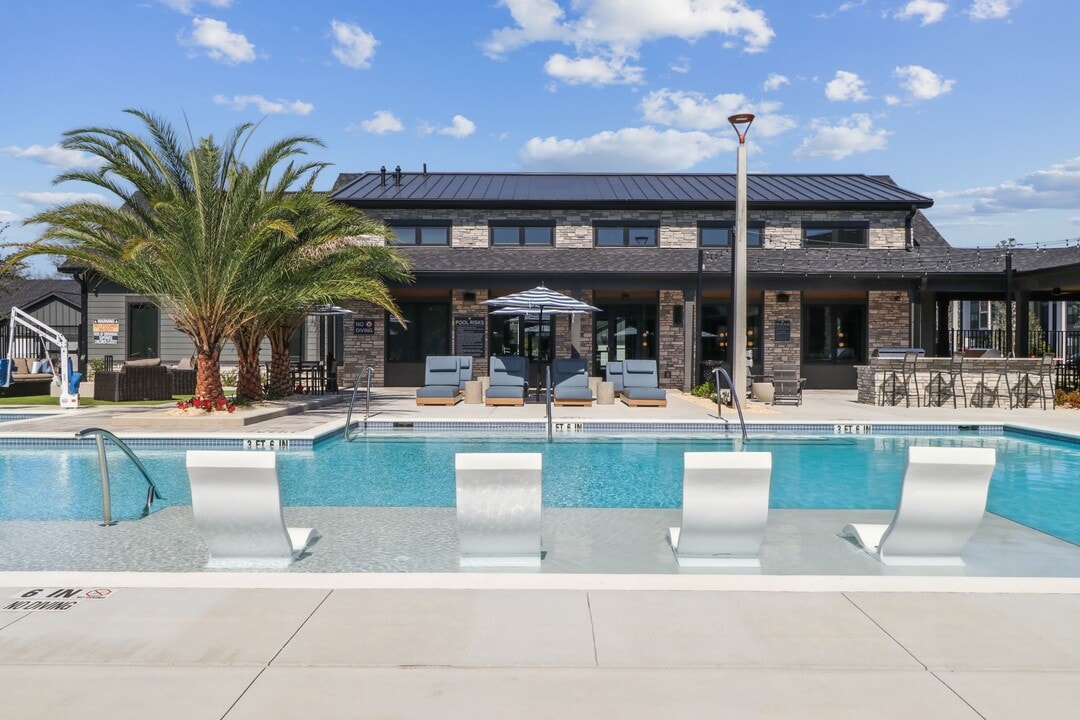 The Liliana Apartment Homes in Pooler, GA - Foto de edificio