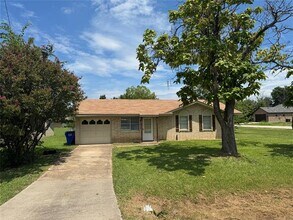 606 E Broad St in Forney, TX - Building Photo - Building Photo