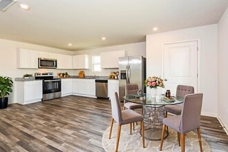 32 Oxford Ln in Kingston, GA - Building Photo - Building Photo