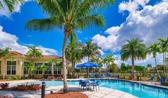 10170 SW 7th St in Pembroke Pines, FL - Building Photo