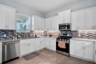 7206 Carver Ave in Austin, TX - Building Photo - Building Photo