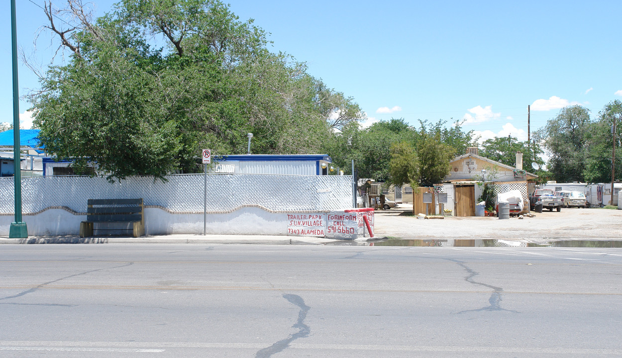 7343 Alameda Ave in El Paso, TX - Building Photo