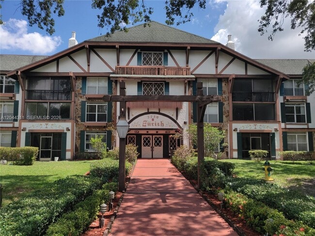 property at 3750 Inverrary Dr