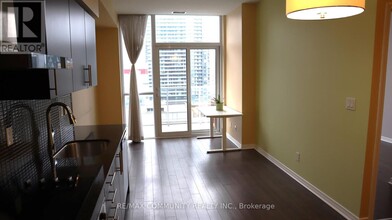 352-2352 Front St W in Toronto, ON - Building Photo - Building Photo