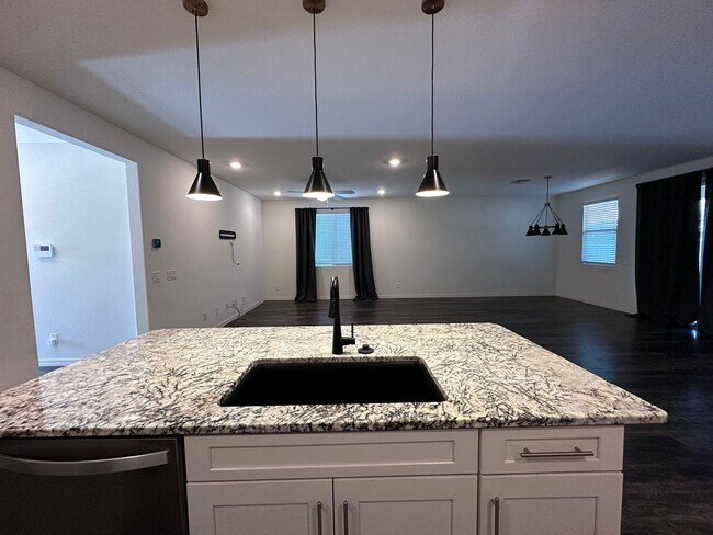 17338 W Molly Ln in Surprise, AZ - Building Photo - Building Photo