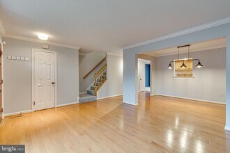 8061 Sky Blue Dr in Alexandria, VA - Building Photo - Building Photo
