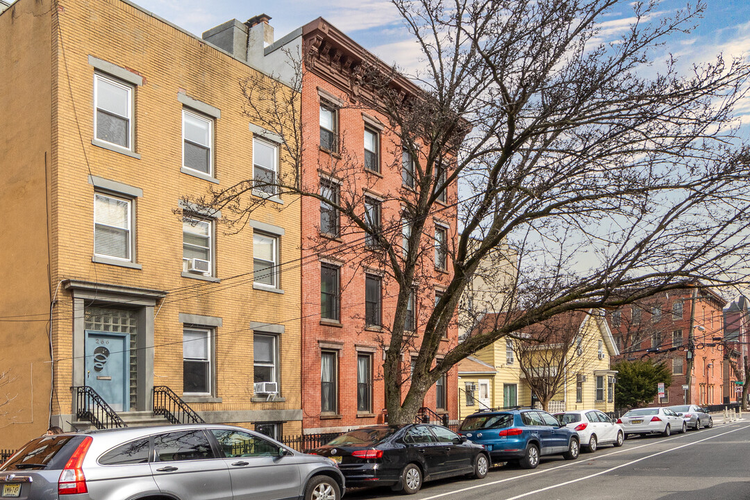 264 3rd St in Jersey City, NJ - Building Photo