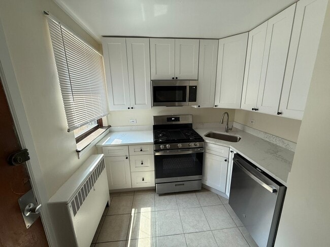 7375 N Winchester Ave in Chicago, IL - Building Photo - Building Photo