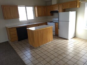 13355-13355 Marshall St in Le Grand, CA - Building Photo - Building Photo