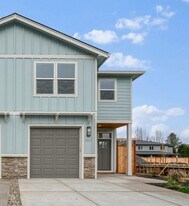 1321 Oppek St NE in Keizer, OR - Building Photo