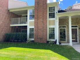 56246 Troon N in Shelby Township, MI - Building Photo