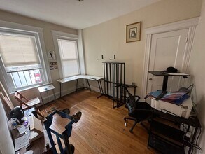 1325 Commonwealth Ave in Boston, MA - Building Photo - Building Photo