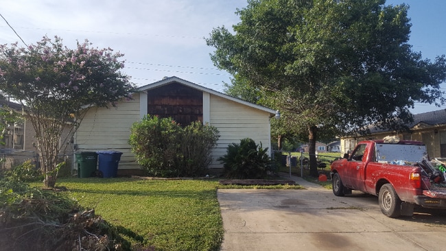 631 J St in San Antonio, TX - Building Photo - Building Photo