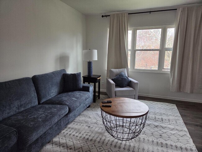 3046 S Moreland Blvd in Cleveland, OH - Building Photo - Building Photo