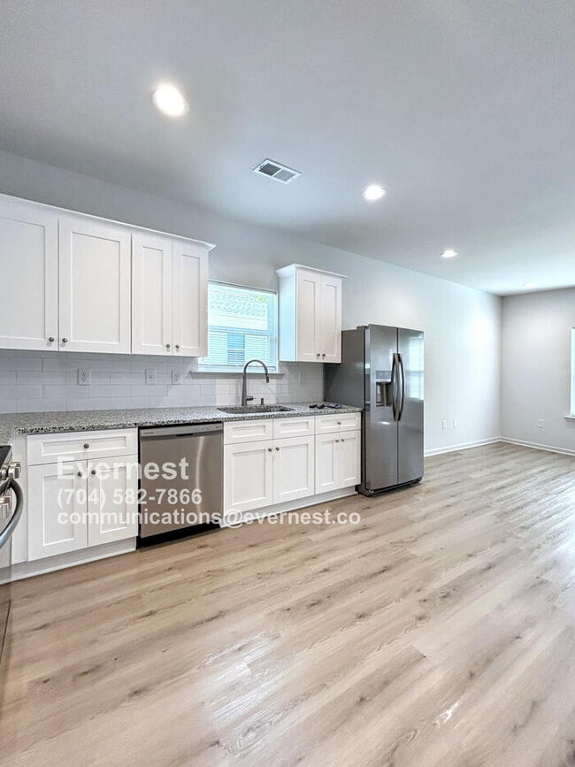 725 N McFarland St in Gastonia, NC - Building Photo - Building Photo