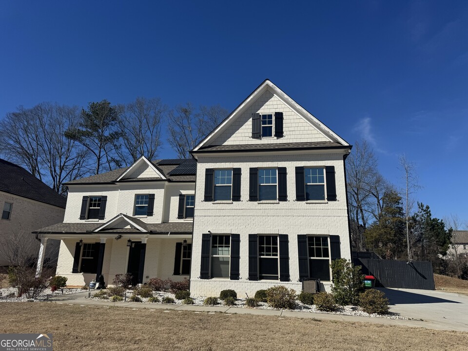 3997 Five Forks Trickum Rd SW in Lilburn, GA - Building Photo