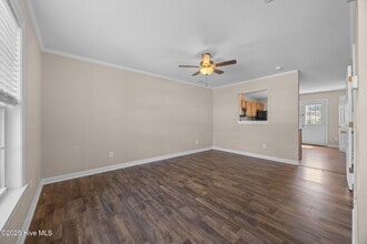911 Springwood Dr in Jacksonville, NC - Building Photo - Building Photo