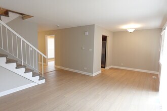 1996 Georgetown Ln in Hoffman Estates, IL - Building Photo - Building Photo