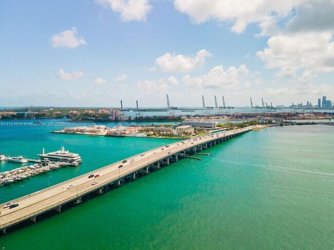 540 West Ave in Miami Beach, FL - Building Photo - Building Photo