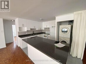 150-150 Beverley St in Toronto, ON - Building Photo - Building Photo