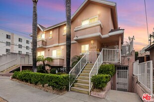 10128 Hillhaven Ave in Los Angeles, CA - Building Photo