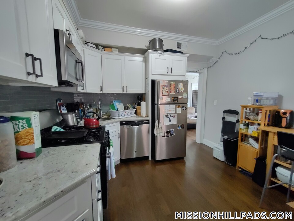 14 Townsend St in Boston, MA - Building Photo