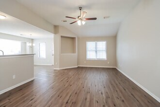 906 Wisdom Dr in Deer Park, TX - Building Photo - Building Photo