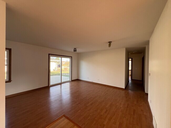 6 W Cypress St in Arlington Heights, IL - Building Photo - Building Photo