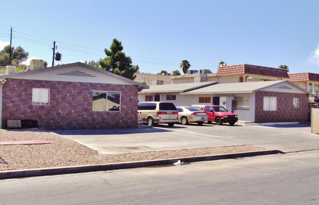 413 15th St in Las Vegas, NV - Building Photo