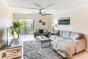 12491 McGregor Blvd, Unit SI FL2-ID1546160P in Ft. Myers, FL - Building Photo