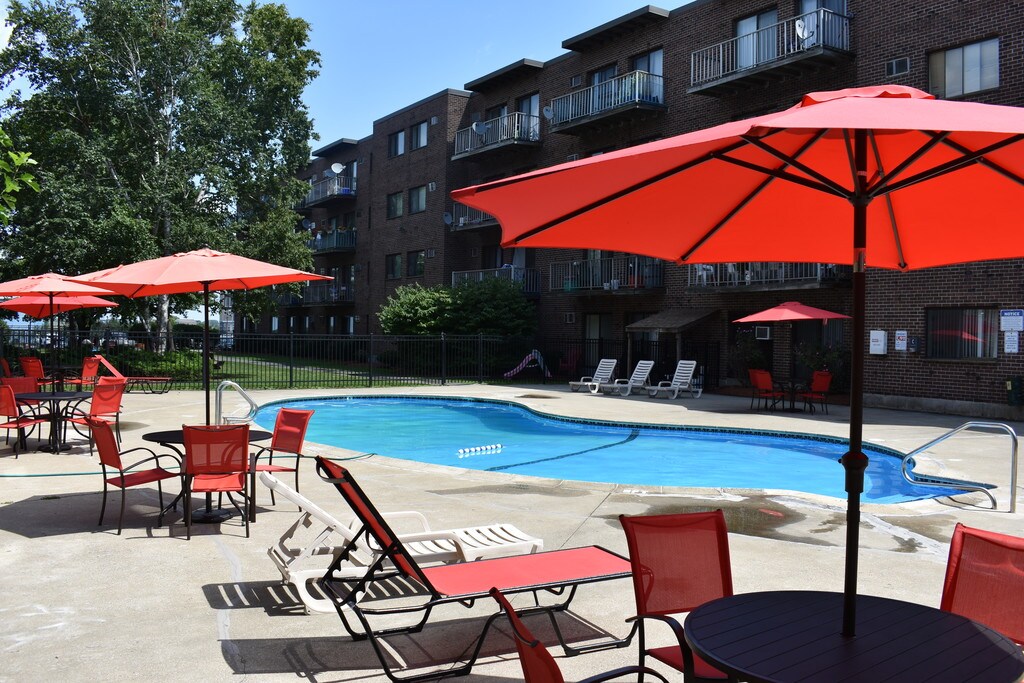 Carlyle House Apartments in Revere, MA