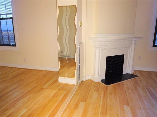 1 E Chase St-Unit -#809 in Baltimore, MD - Building Photo - Building Photo