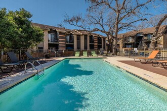 The Enclave in Austin, TX - Building Photo - Building Photo