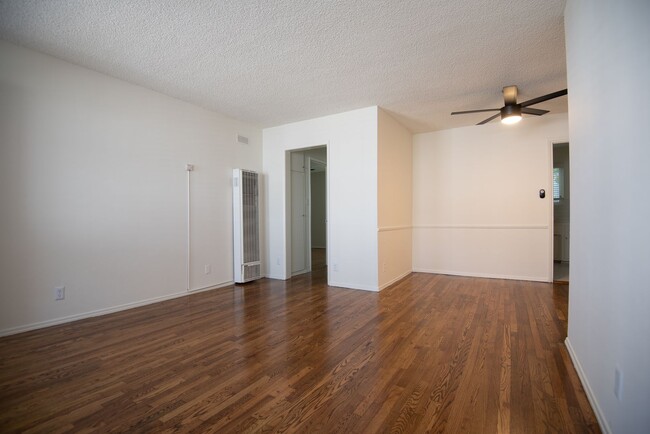 11948 Magnolia Blvd, Unit 02 in Los Angeles, CA - Foto de edificio - Building Photo