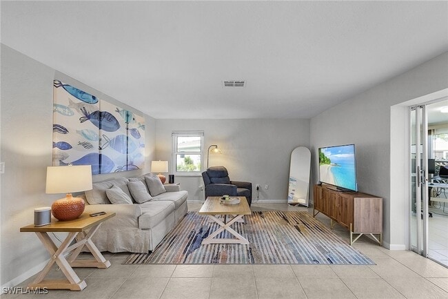 5549 Hamlet Ln in Ft. Myers, FL - Building Photo - Building Photo