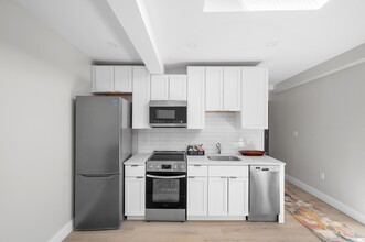 153 Green St in Worcester, MA - Foto de edificio - Building Photo