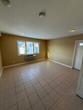 74-78 Hammond Ave, Unit 3A in Passaic, NJ - Foto de edificio - Building Photo