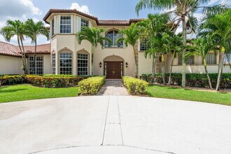 3250 Palm Beach Point Blvd in Wellington, FL - Building Photo - Building Photo